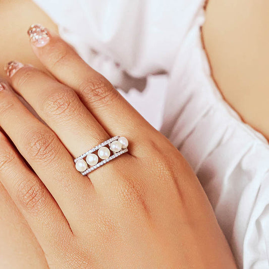 Silver Pearl Crest Ring