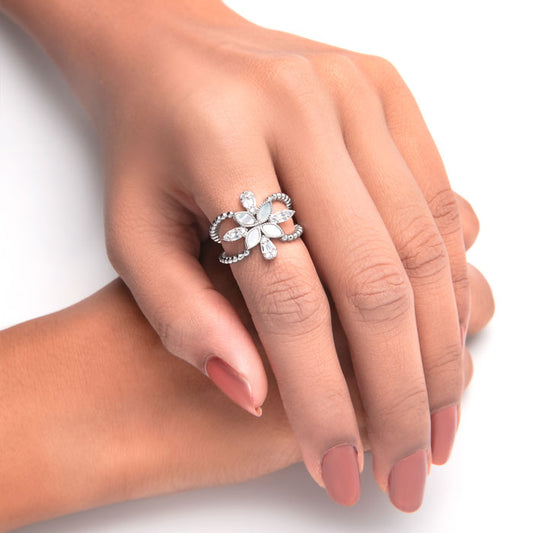 Silver Gracious Wings Ring